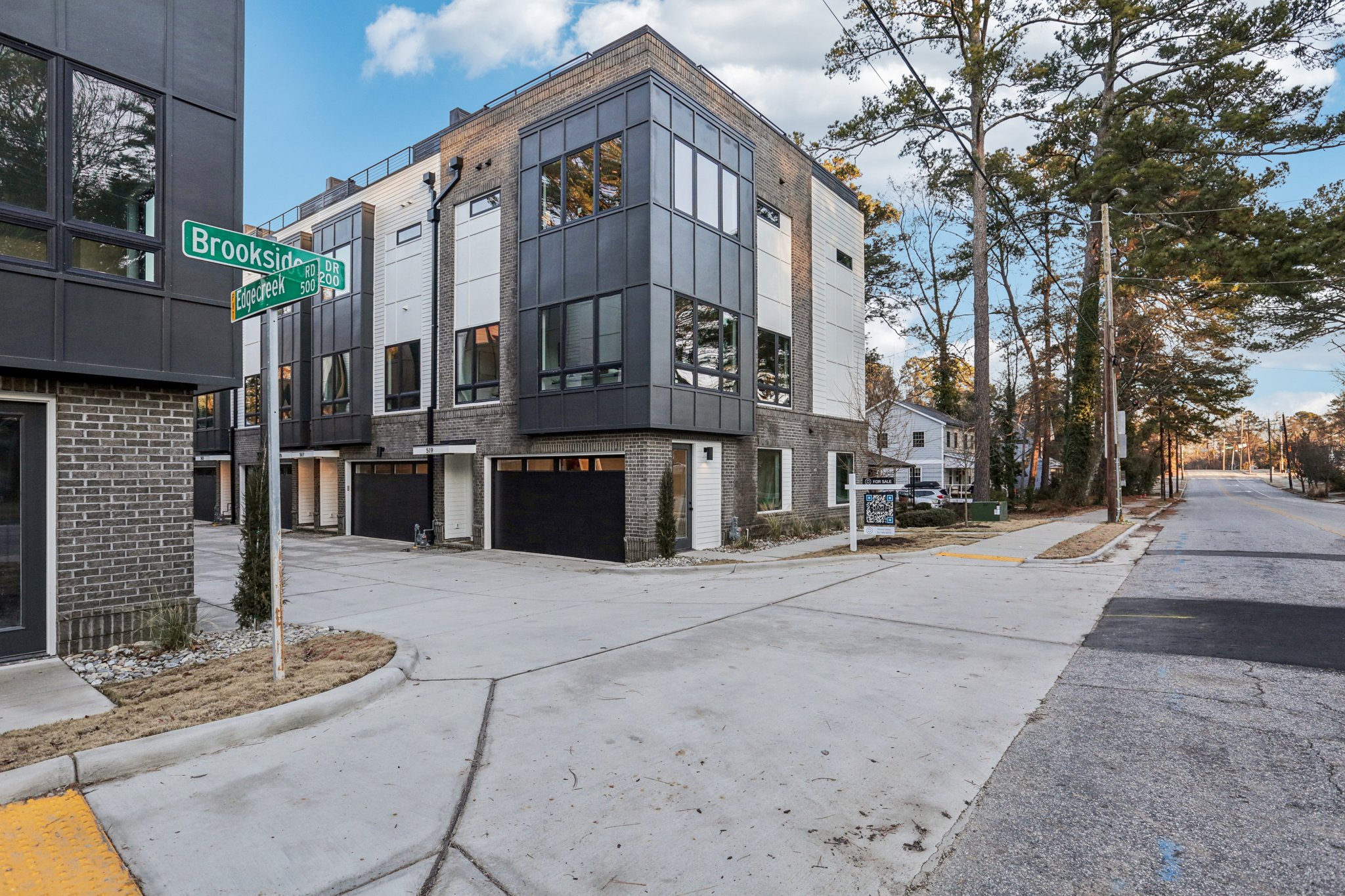 Edgecreek Ct-002.jpg