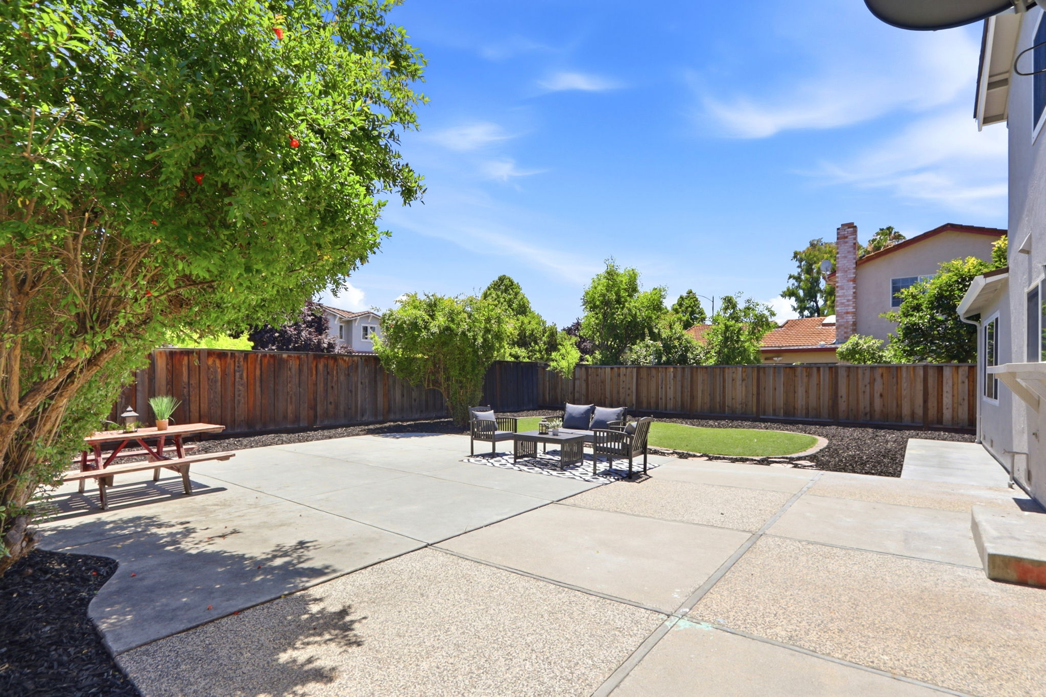 043_F8_519 Glenburry Way