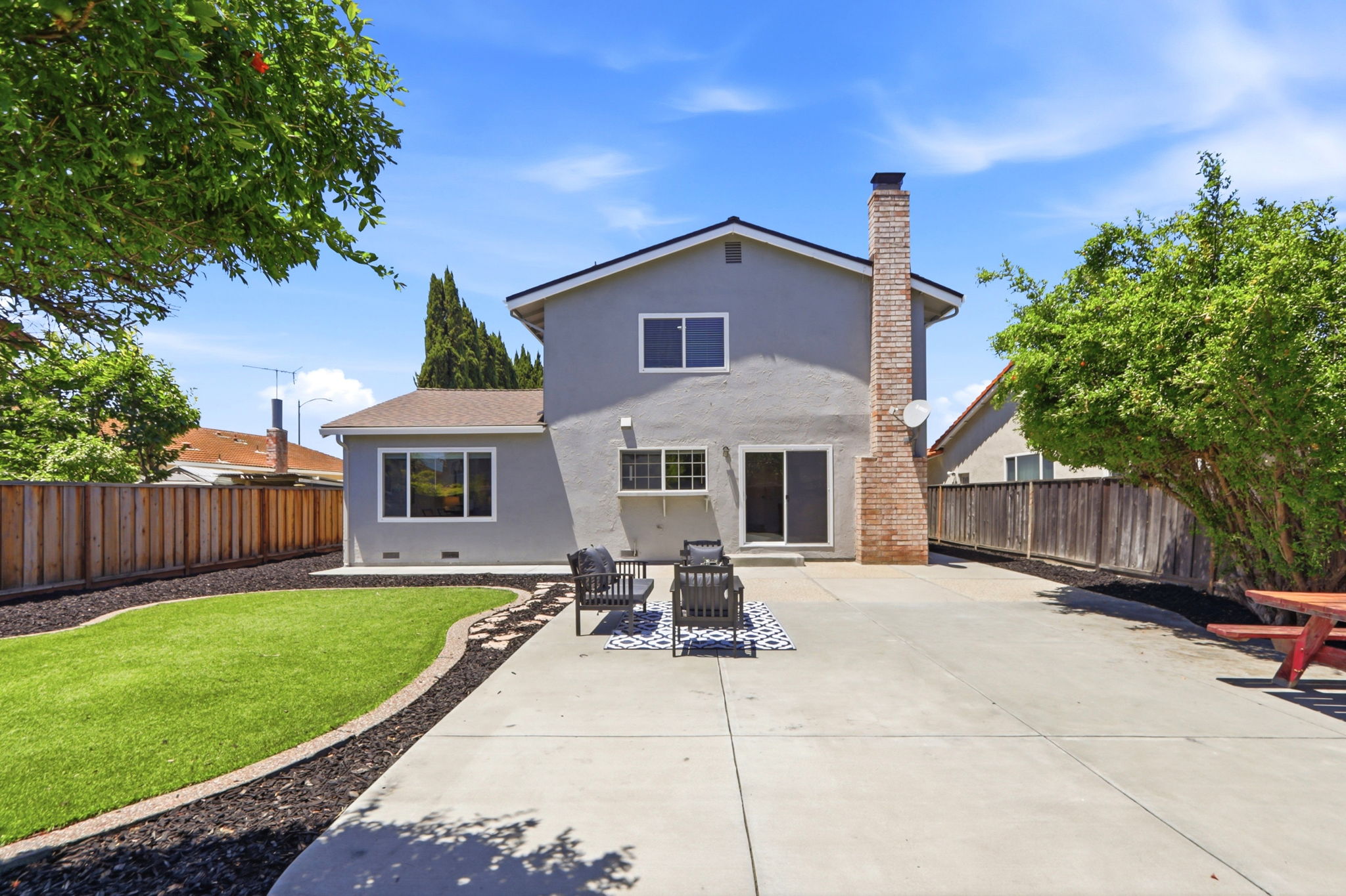 049_F8_519 Glenburry Way
