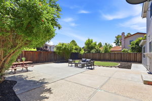 043_F8_519 Glenburry Way