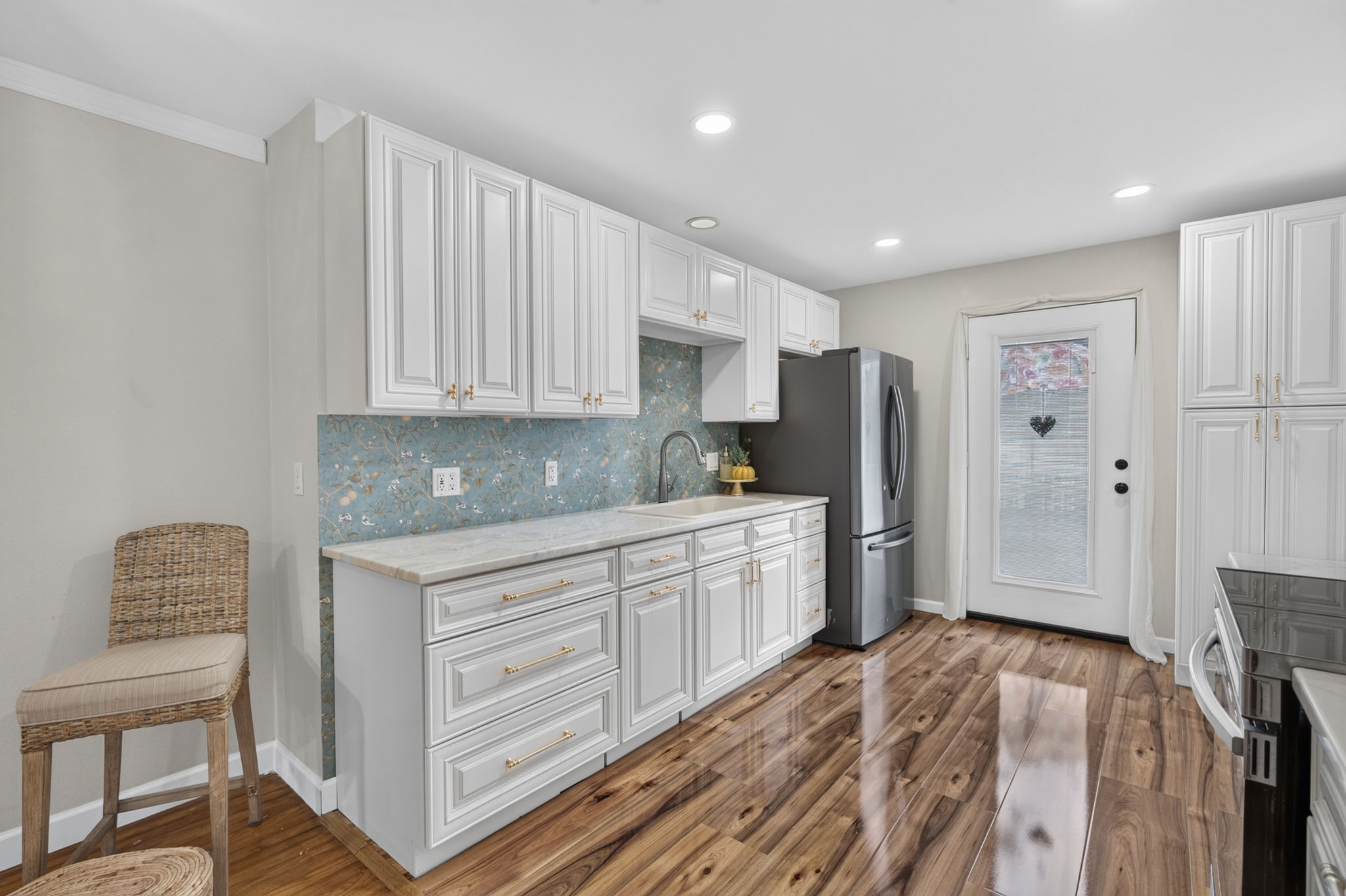 Kitchen 2 of 3