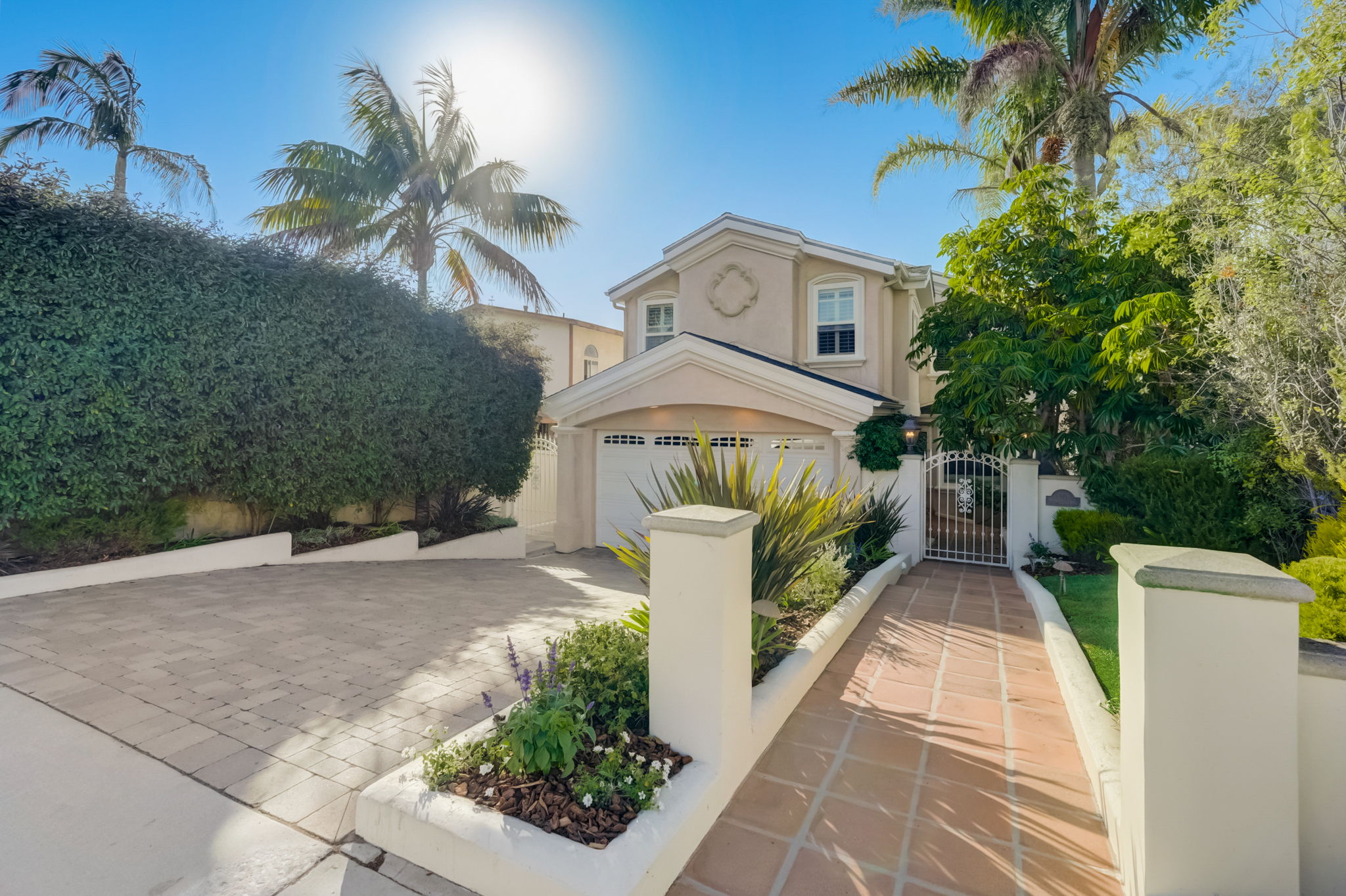 S Juanita Ave-003