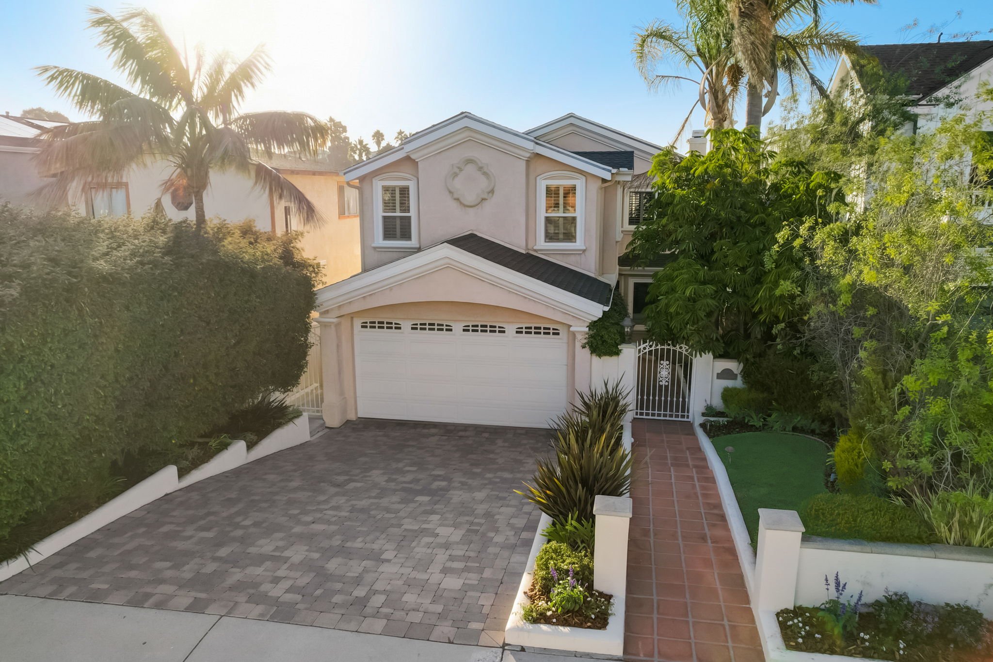 S Juanita Ave-057