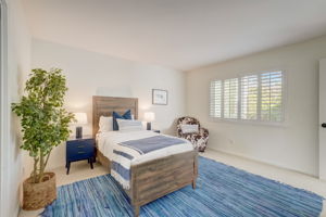 S Juanita Ave-027