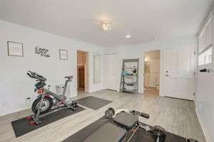 S Juanita Ave-039