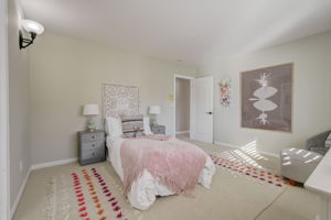 S Juanita Ave-030