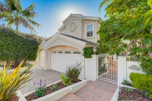 S Juanita Ave-004