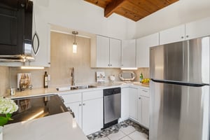 Stratford Ct unit p-S0808-013.jpg
