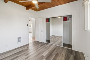 Stratford Ct unit p-S0808-018.jpg