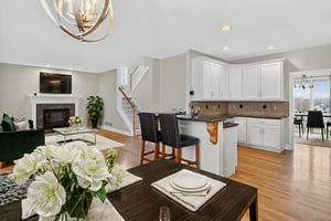 1SC06251 virtually staged.jpeg