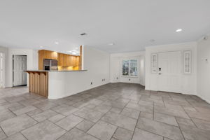 Breakfast Bar - Foyer