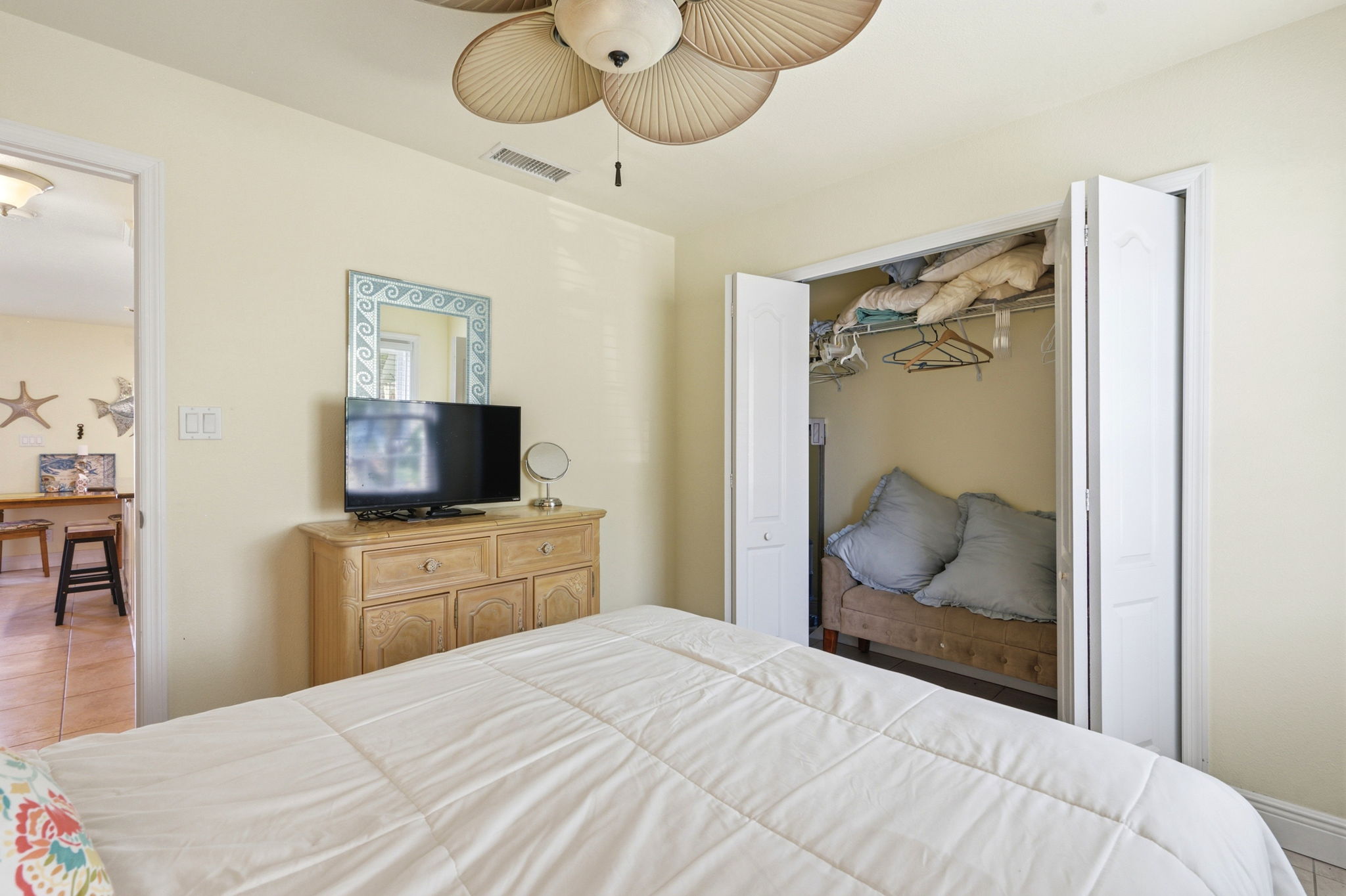 Interiors (20)