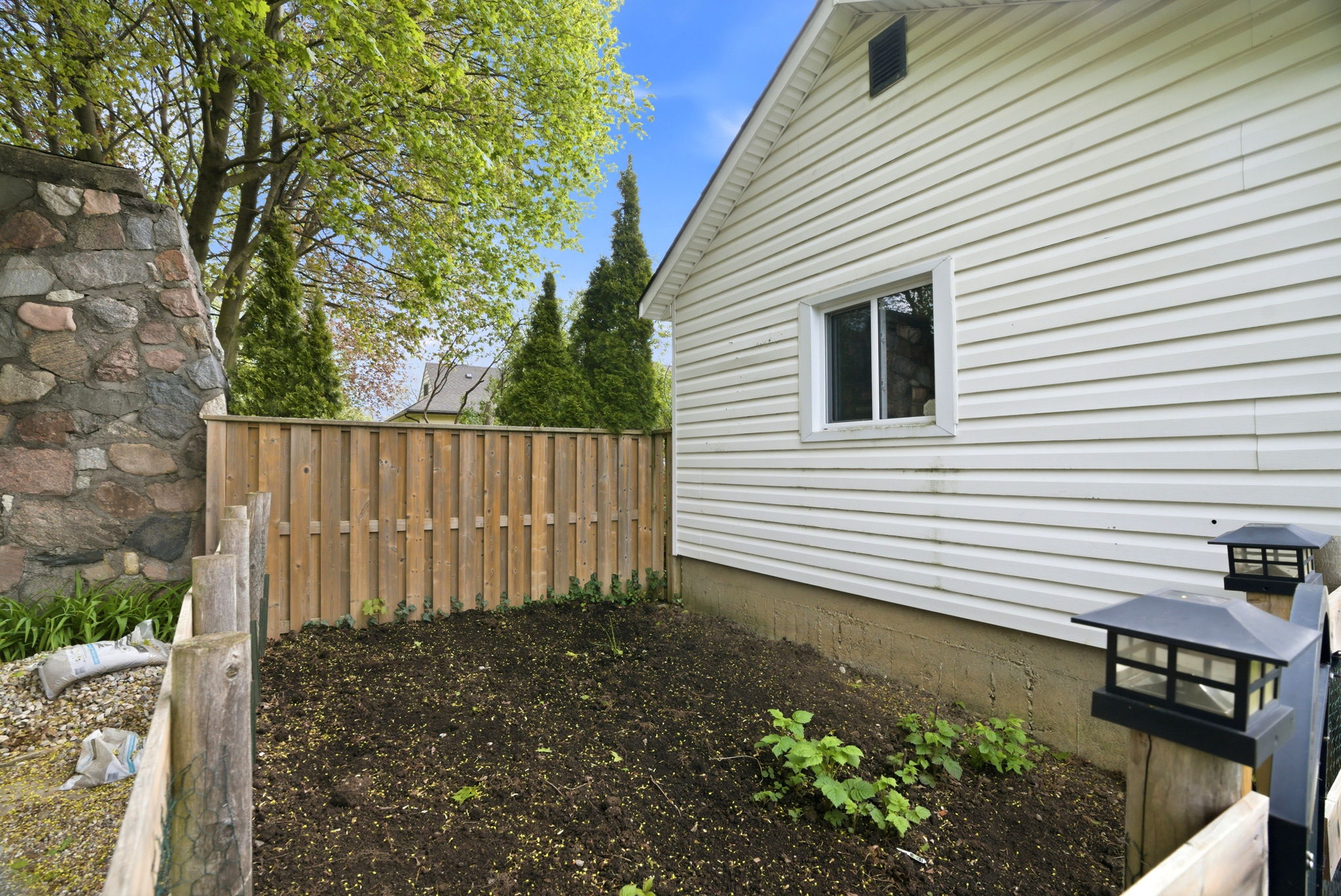  Photo 48