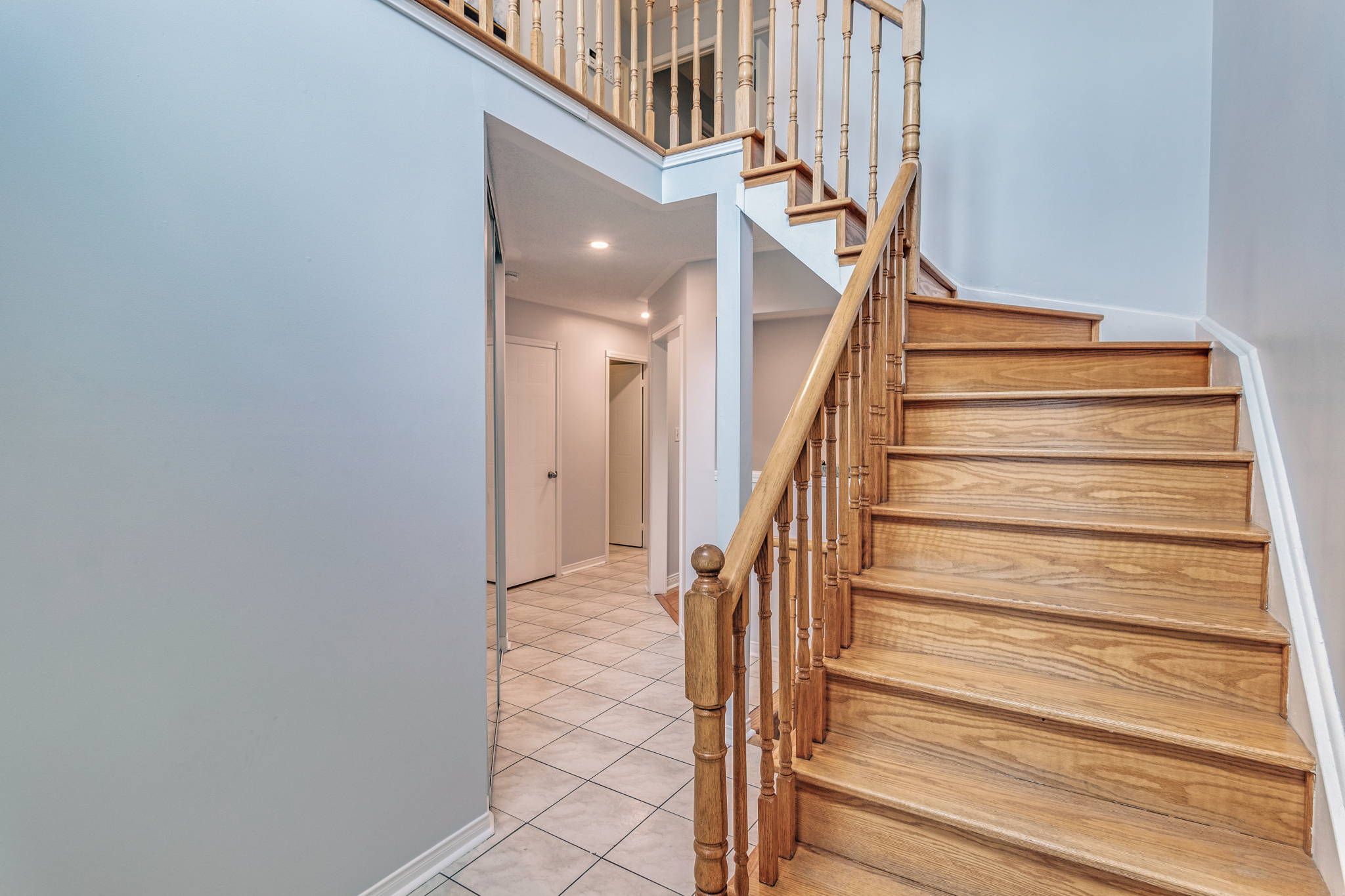 52 Beachgrove Crescent, Whitby, ON L1R 3G3, Canada Photo 5