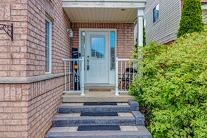 52 Beachgrove Crescent, Whitby, ON L1R 3G3, Canada Photo 3