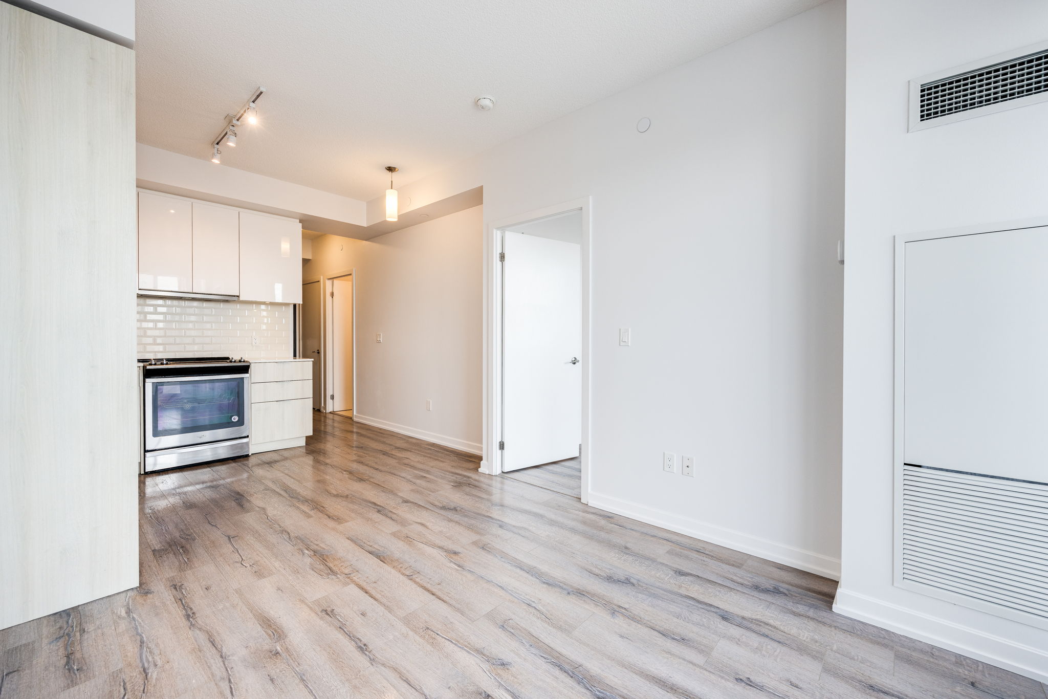 Toronto property showcase — delivered property photograph 11