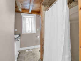  Photo 48