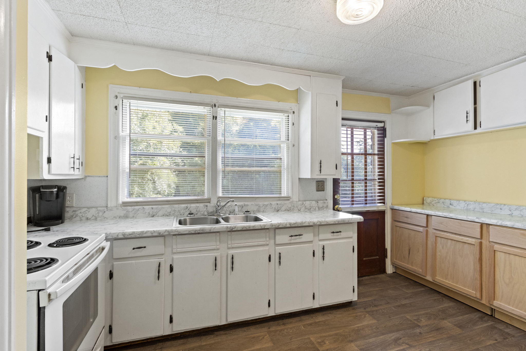 52 Foxhall Rd, Greenville, SC 29605, USA Photo 5