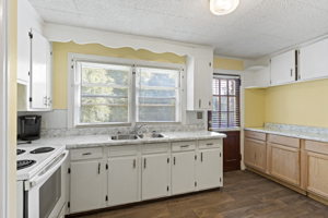 52 Foxhall Rd, Greenville, SC 29605, USA Photo 4