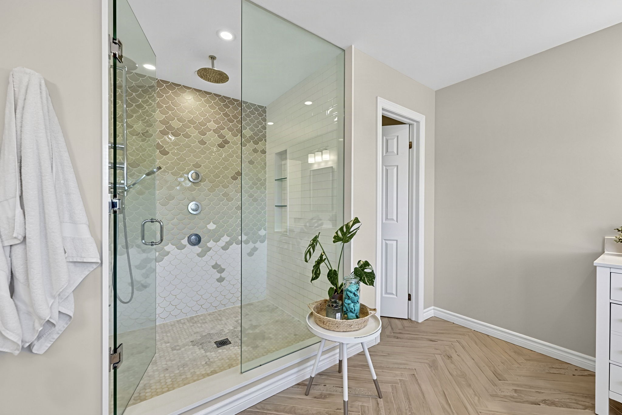  Photo 56
