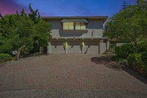  Photo 0