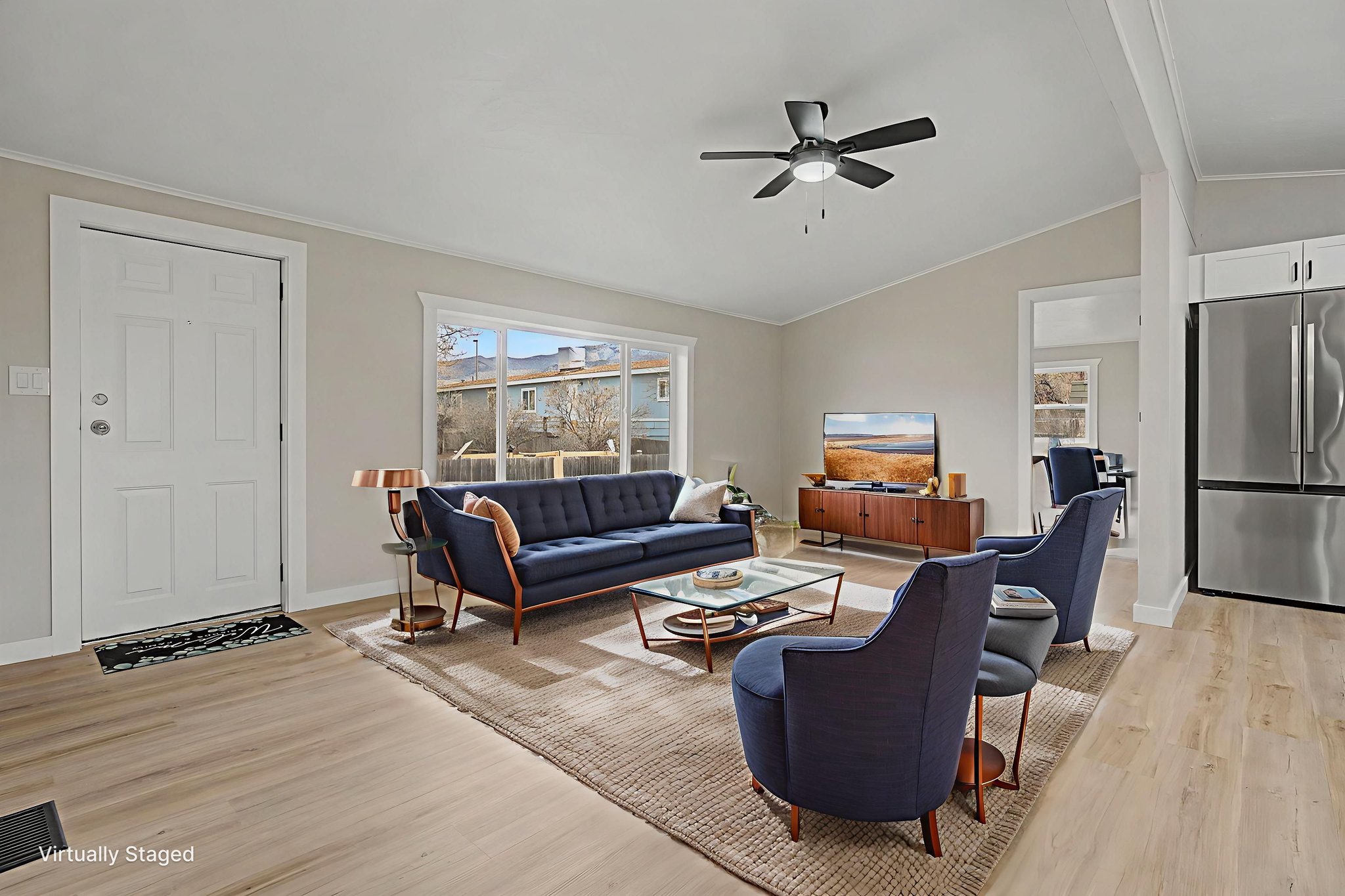 DSC04853 virtually staged.jpeg