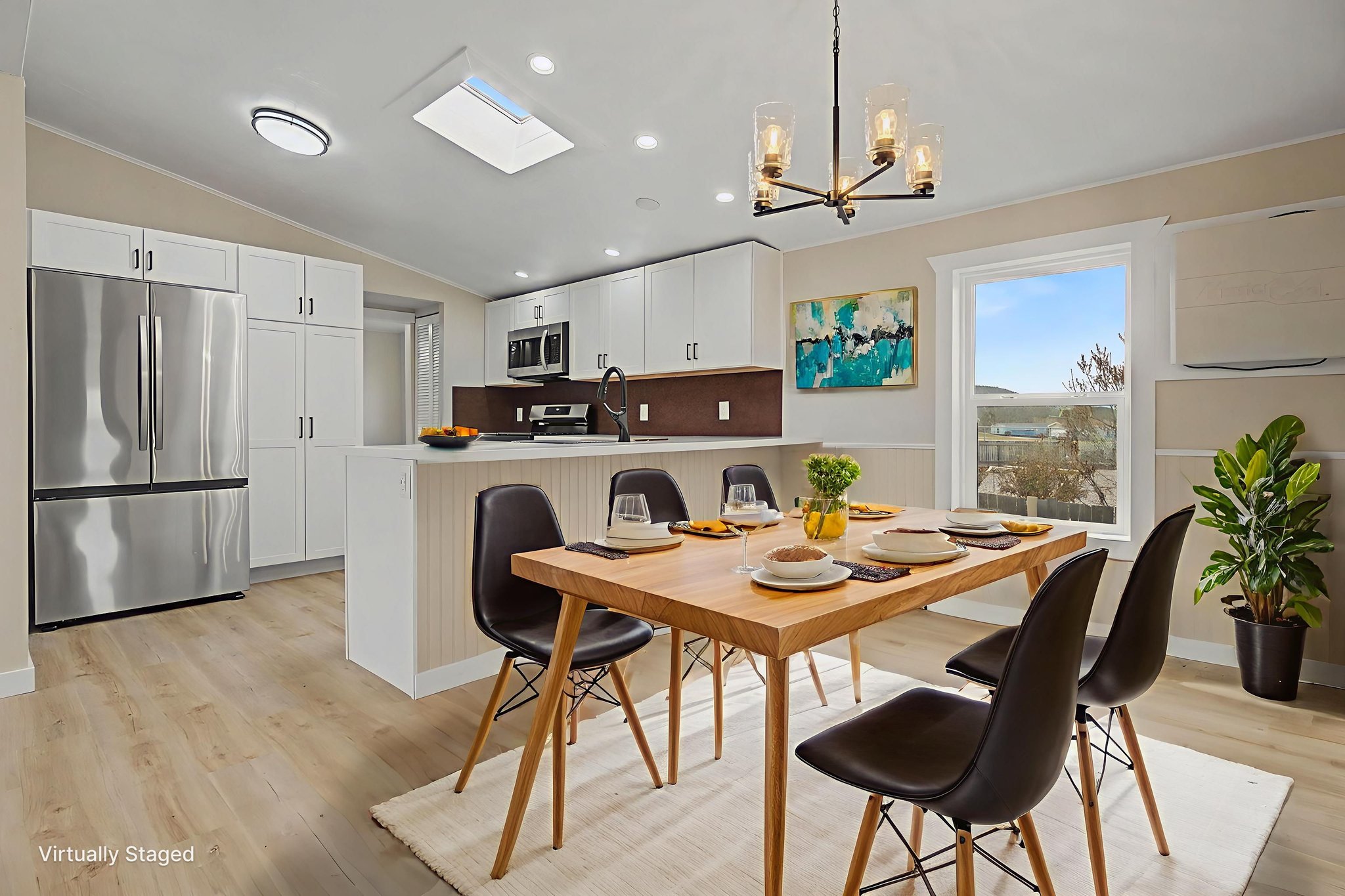 DSC04813 virtually staged.jpeg
