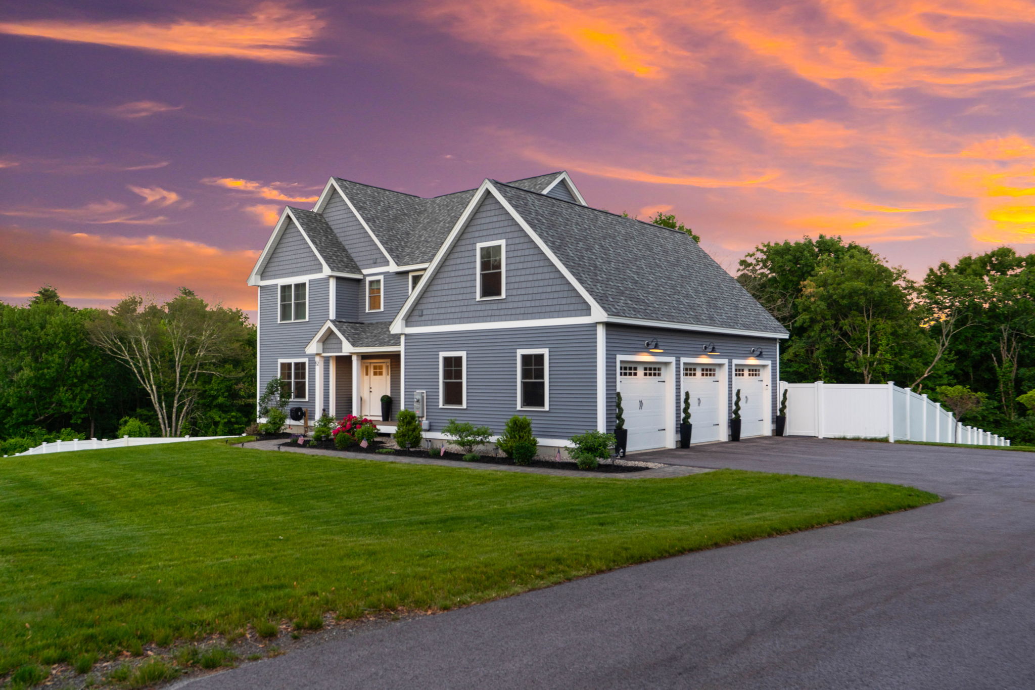 52 Stonehenge Rd, Londonderry, NH 03053, USA Photo 2