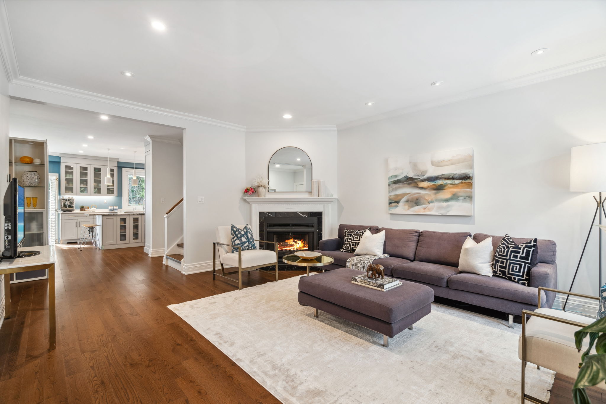 52 Taunton Rd Toronto, ON M4S 2P1