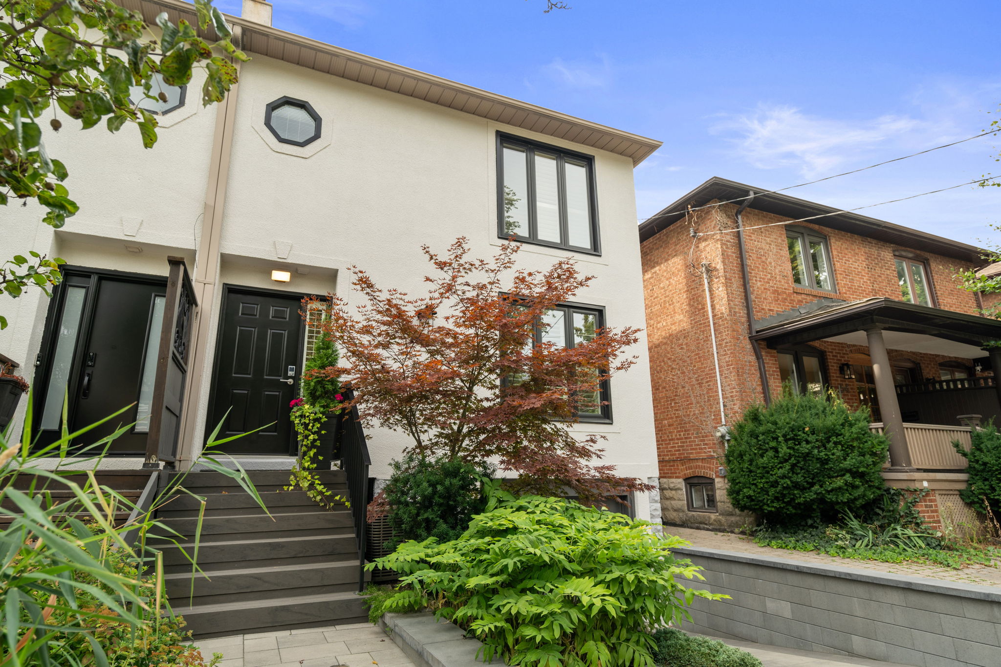 52 Taunton Rd Toronto, ON M4S 2P1