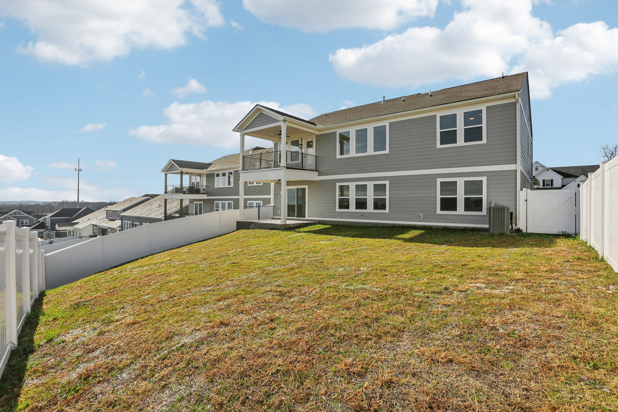 520 Blue Olive Dr-S2611-060