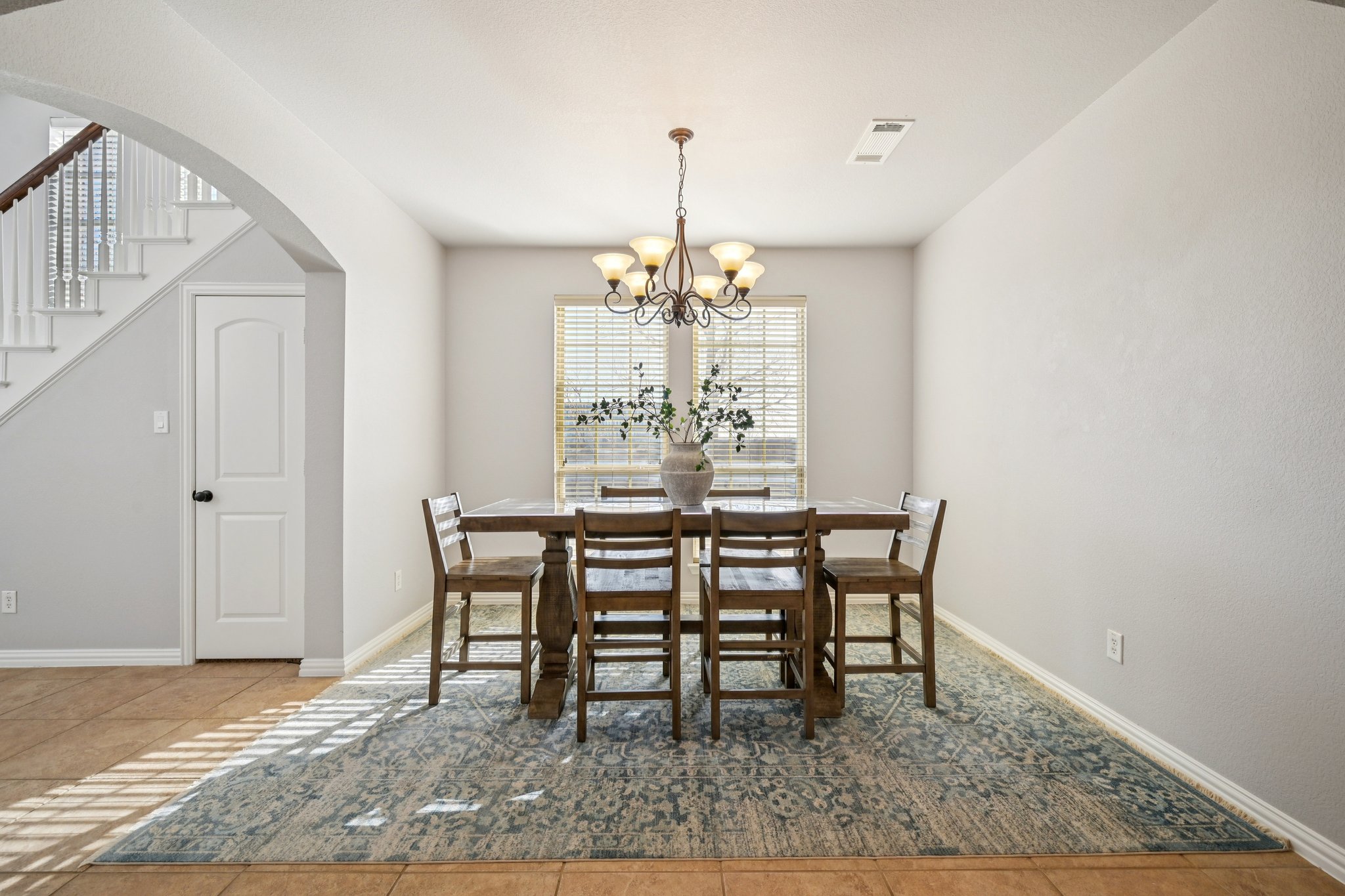 Eastland Dr-S2101-010.jpg