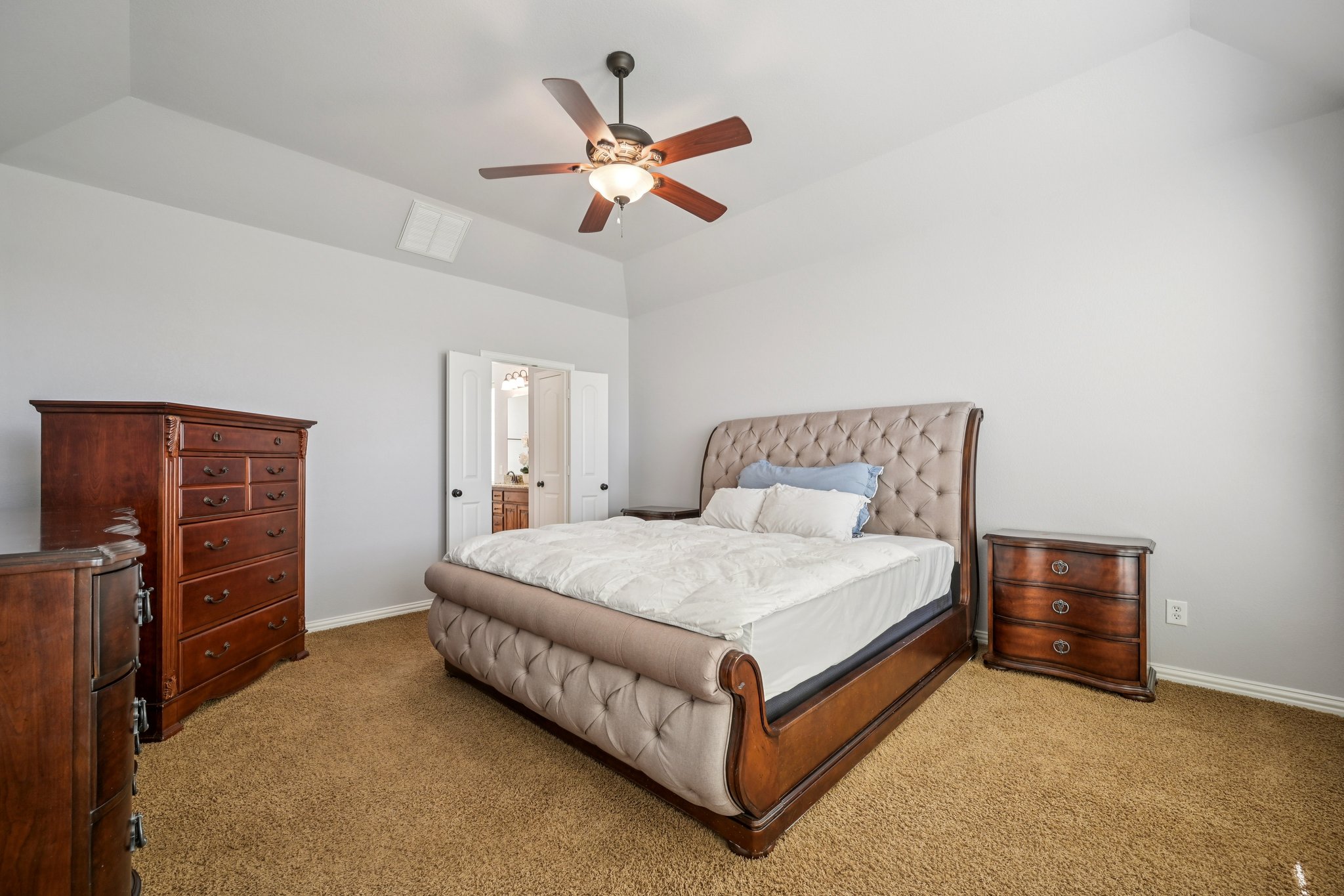 Eastland Dr-S2101-019.jpg