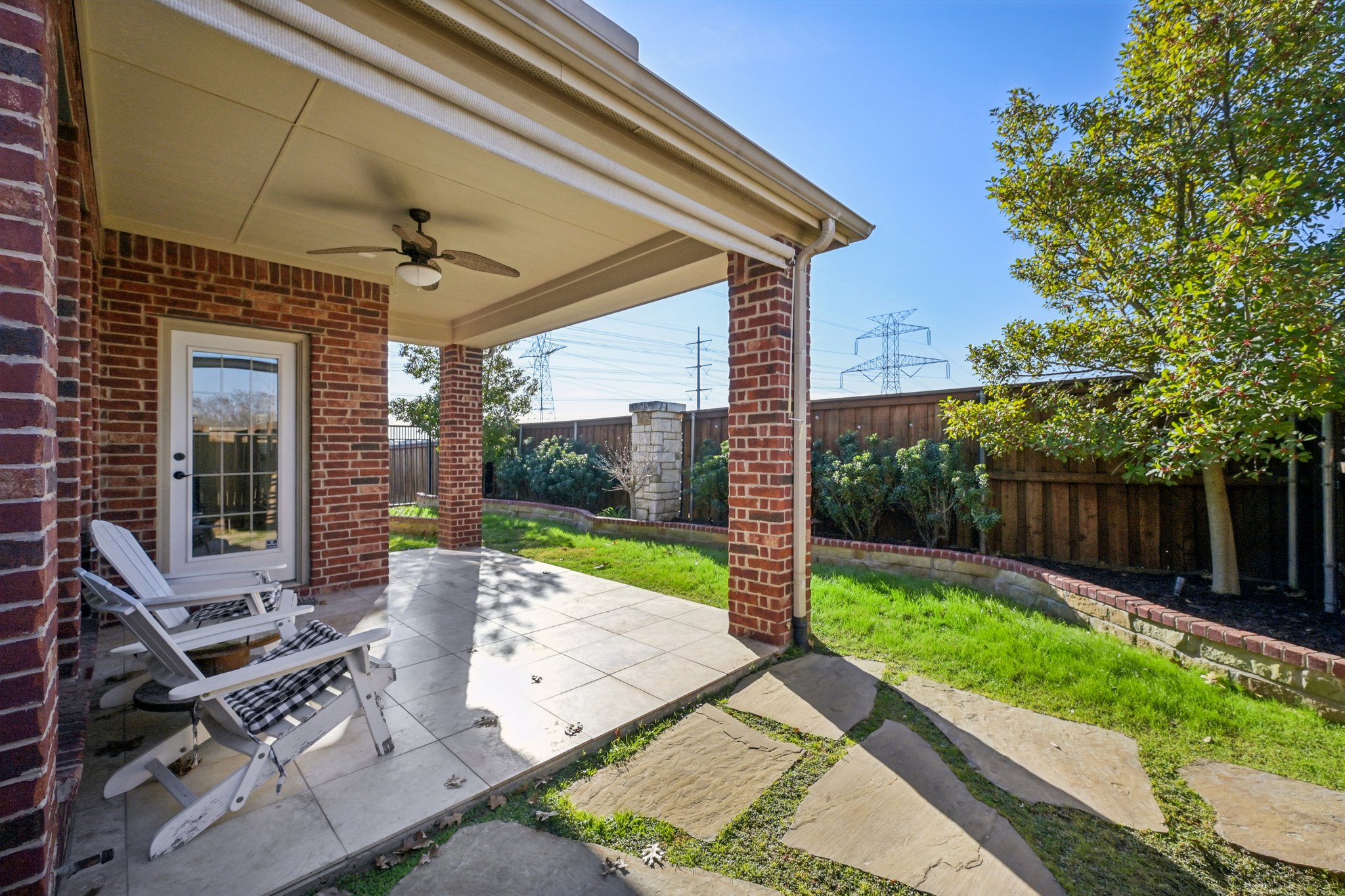 Eastland Dr-S2101-029.jpg
