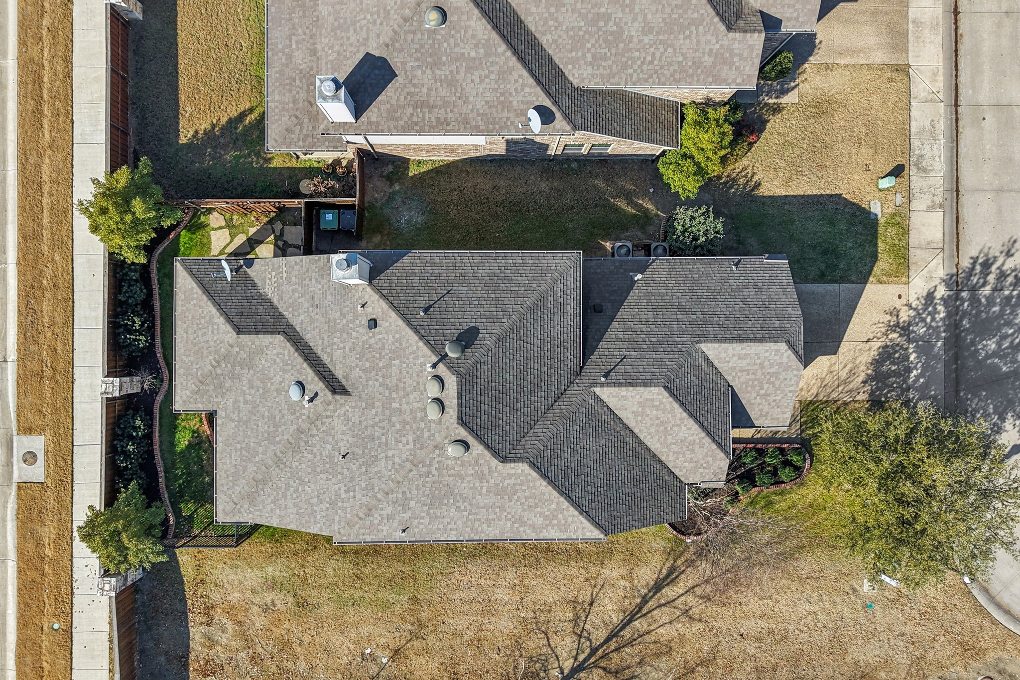 Eastland Dr-S2101-041.jpg