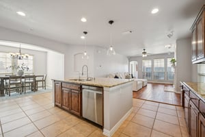 Eastland Dr-S2101-011.jpg