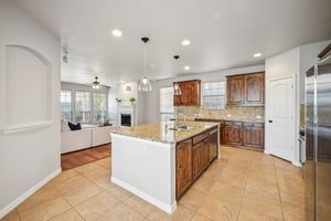 Eastland Dr-S2101-012.jpg