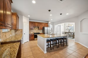 Eastland Dr-S2101-014.jpg