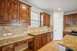 Eastland Dr-S2101-015.jpg