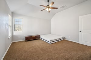 Eastland Dr-S2101-025.jpg
