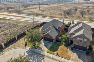 Eastland Dr-S2101-036.jpg