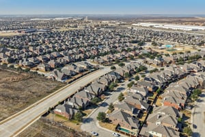 Eastland Dr-S2101-039.jpg