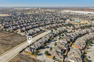 Eastland Dr-S2101-040.jpg