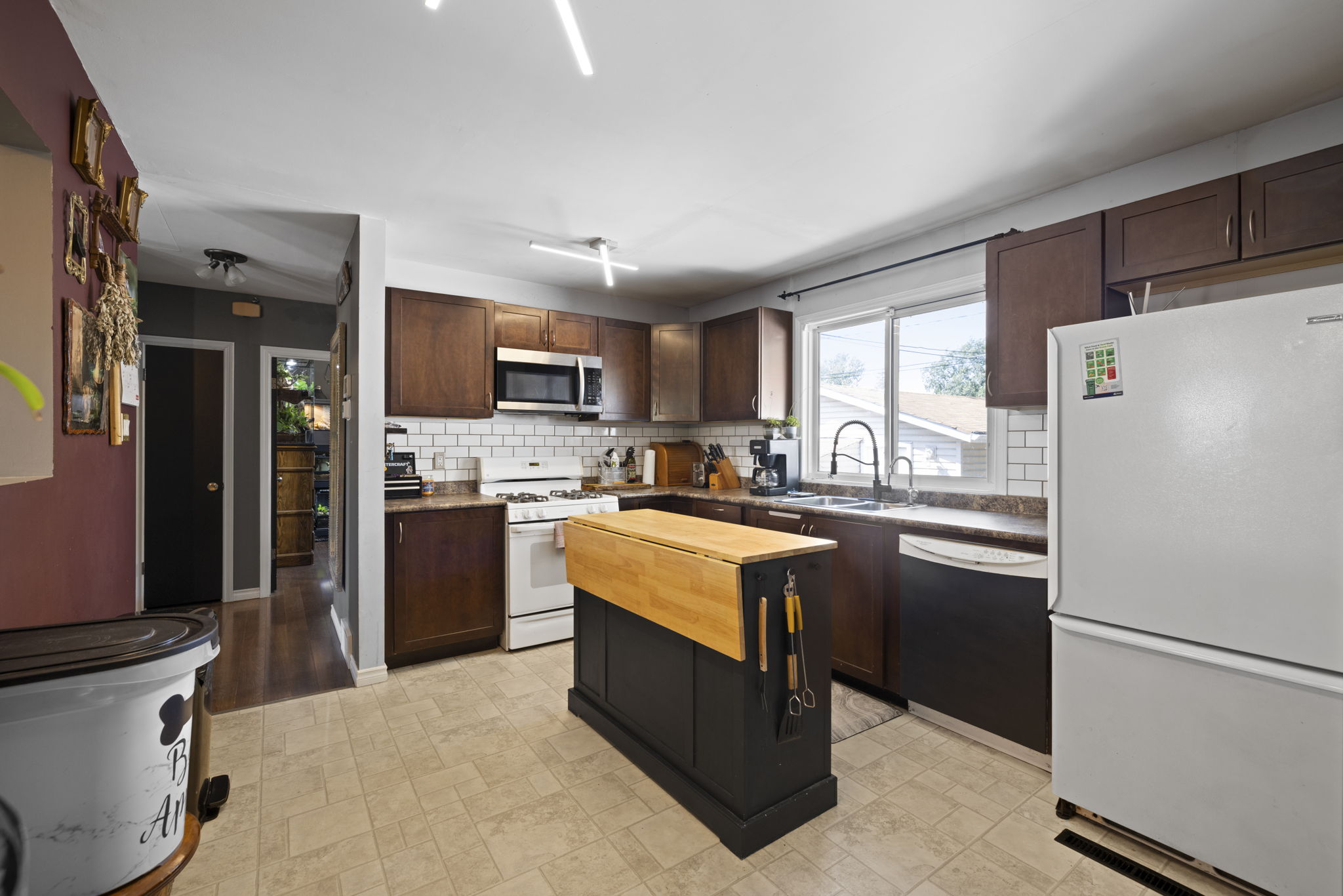 13. 520 Montague St. - Kitchen