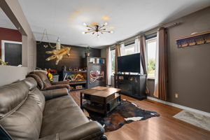 05. 520 Montague St. - Living Room