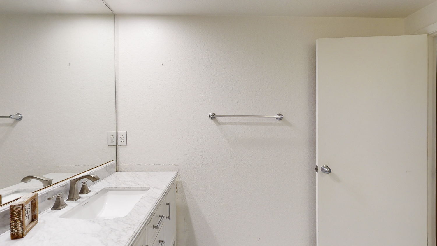  Photo 67