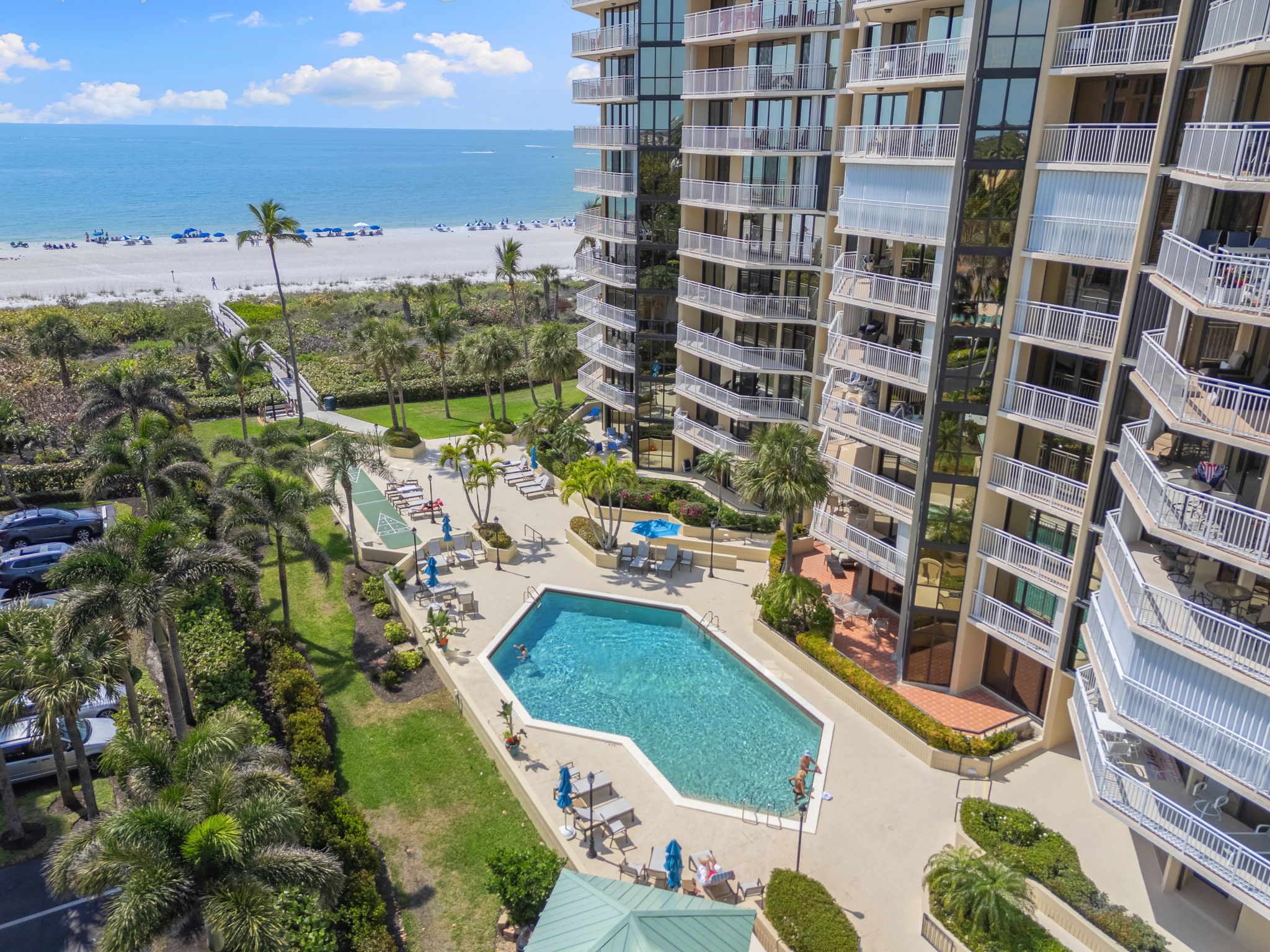 Building - Outdoor Pool