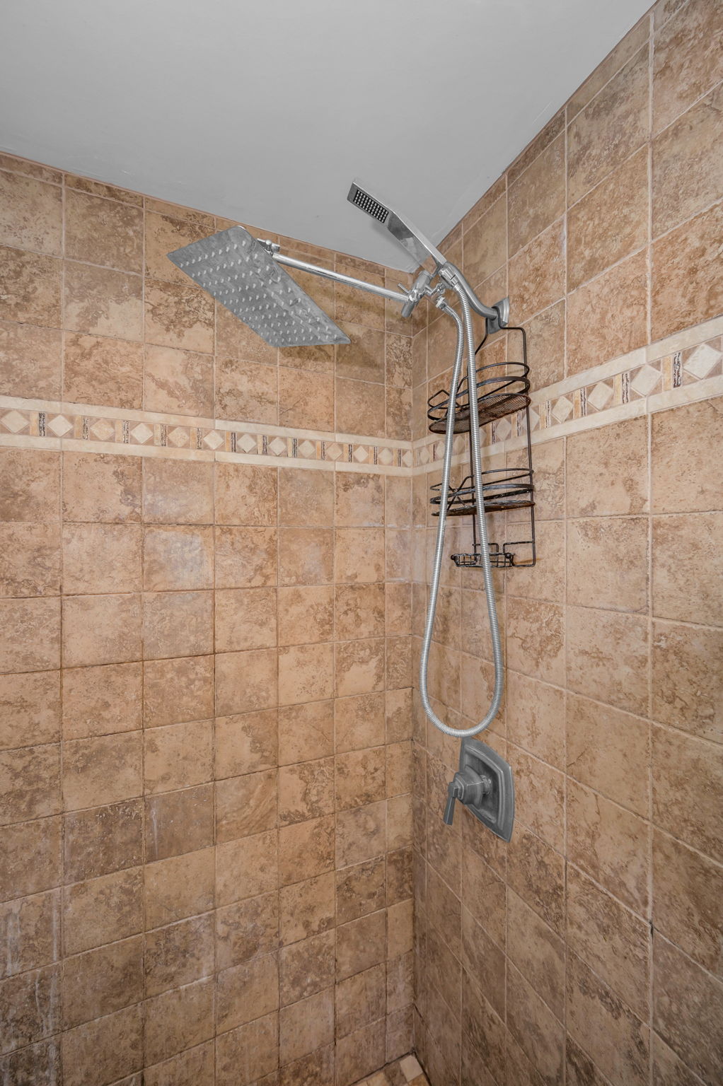 Primary Bathroom1b