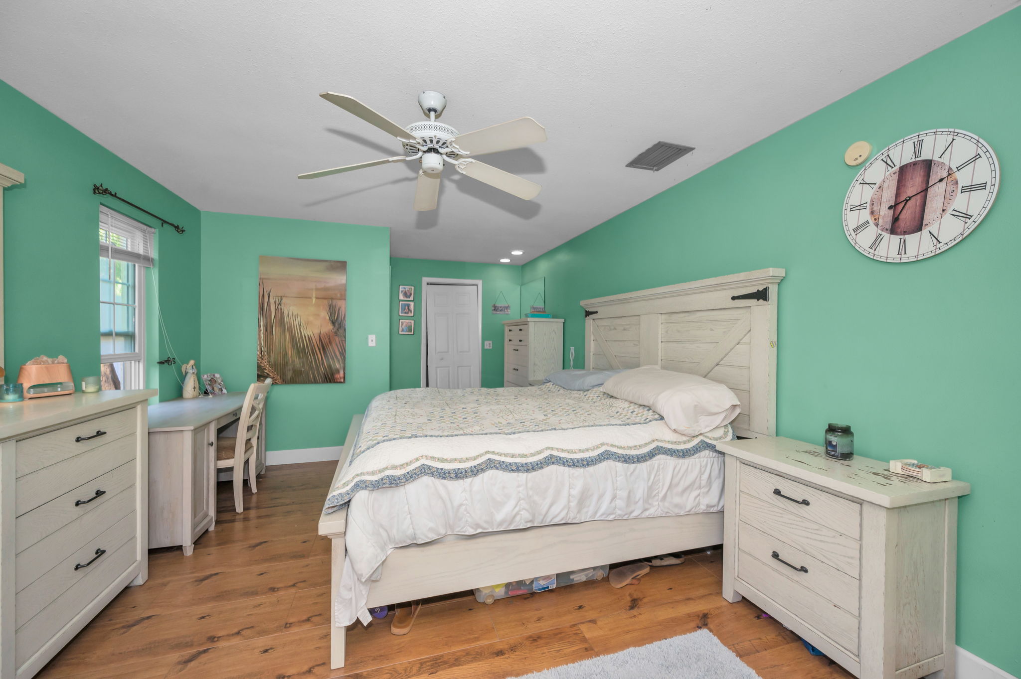 Primary Bedroom1a