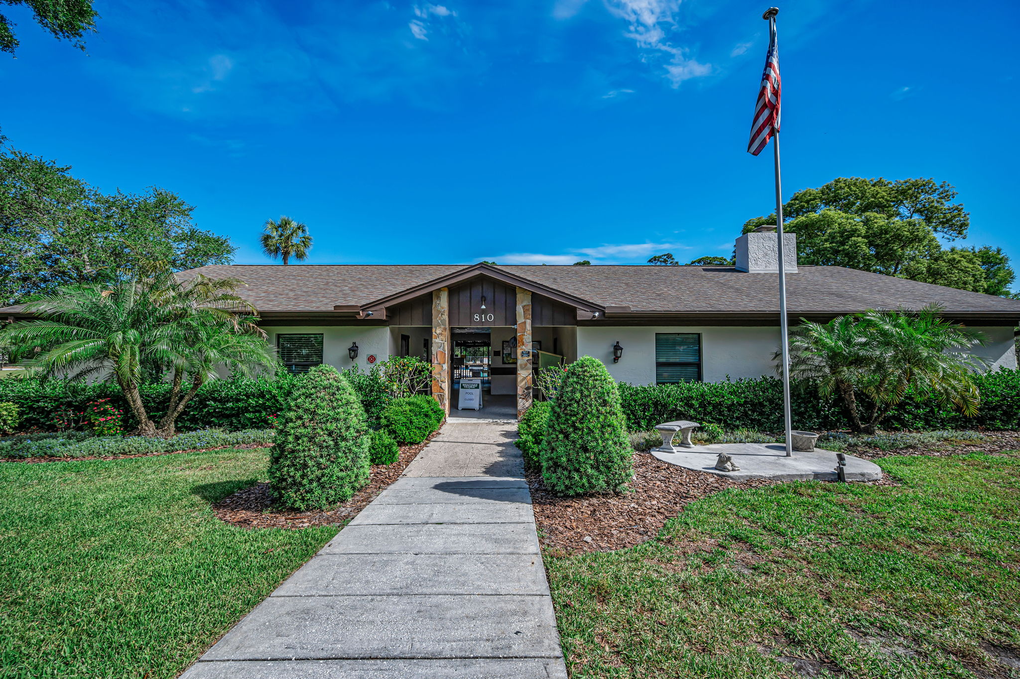 4-Clubhouse